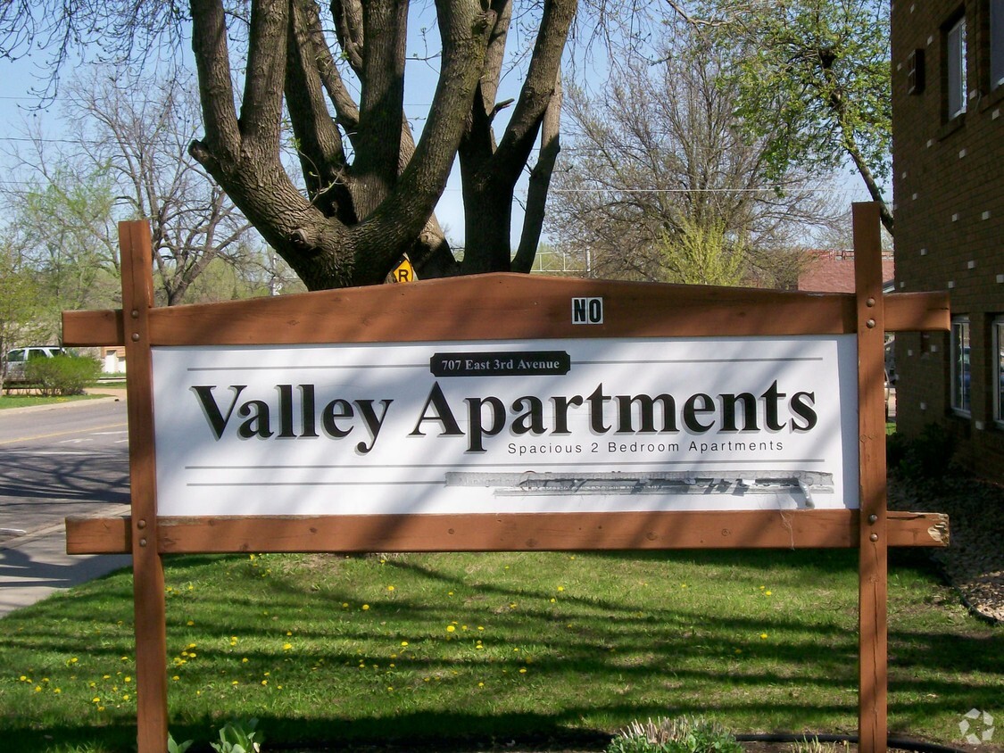  - Valley Apartments