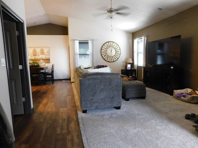 Building Photo - COMING SOON - Spacious Home in NE Grand Ju...