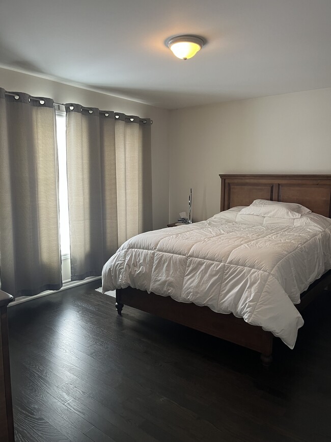 Building Photo - 704 Wilkins Gate