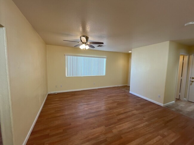 Foto del edificio - Experience luxurious living in this stunni...