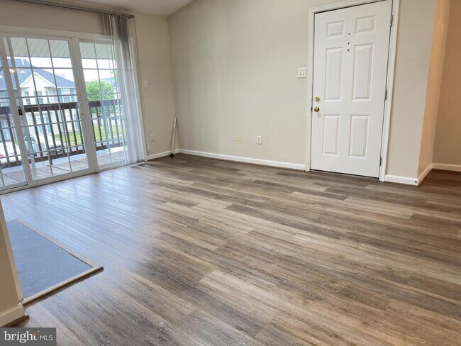 Foto del edificio - 121 Brookland Ct