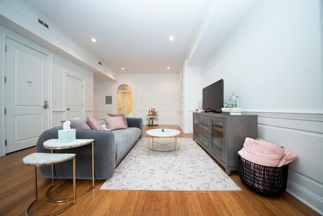 Building Photo - Providence G