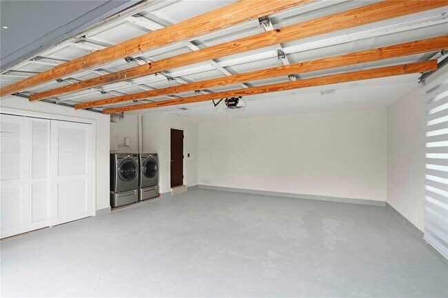 Foto del edificio - 10240 SW 124th St