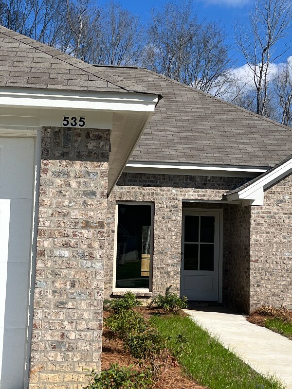 Building Photo - 535 Silver Hill Dr