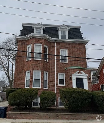 Building Photo - 257 Gano St