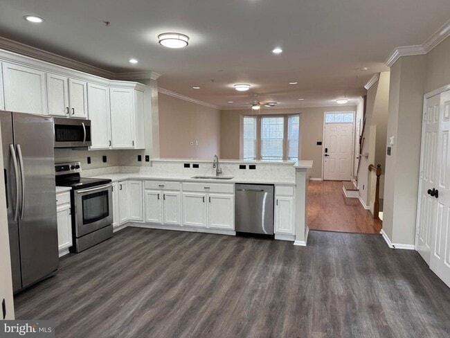 Building Photo - 6132 White Marble Ct