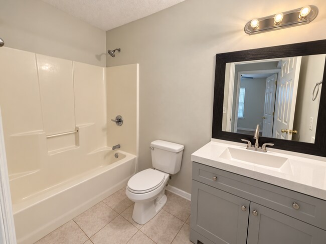 Building Photo - Enjoy the charm of St. Augustine living without the restrictions of an HOA!