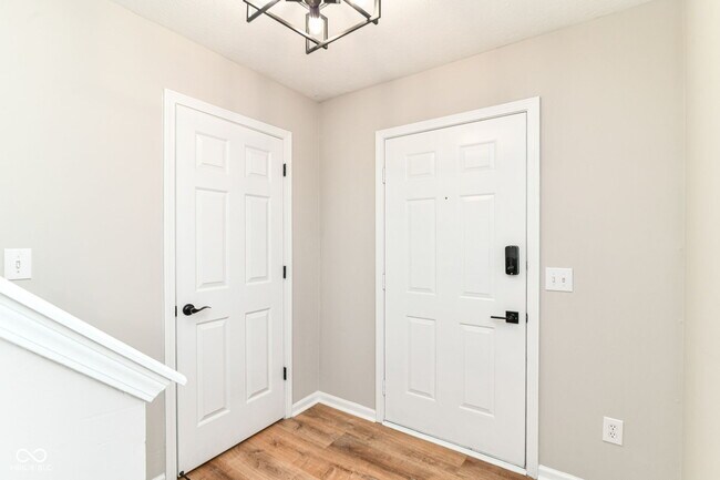Foto del edificio - 6040 Portwood Ct
