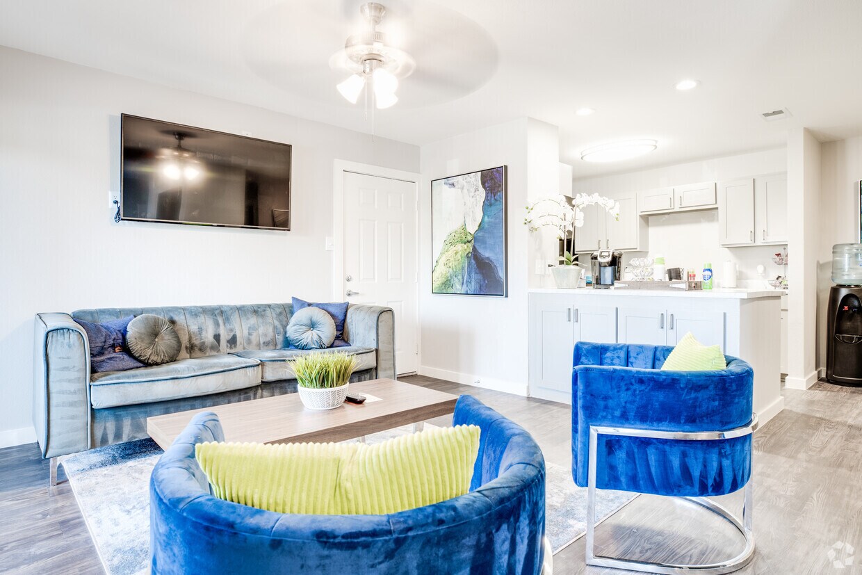 Foto principal - Oaks at Creekside Apartments