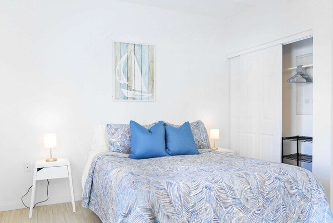 Building Photo - 481 NE 29th St