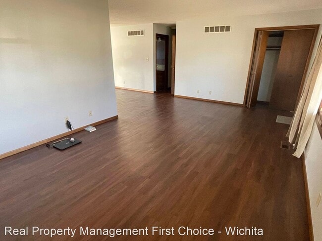 Building Photo - 4 br, 3 bath House - 740 Random Rd