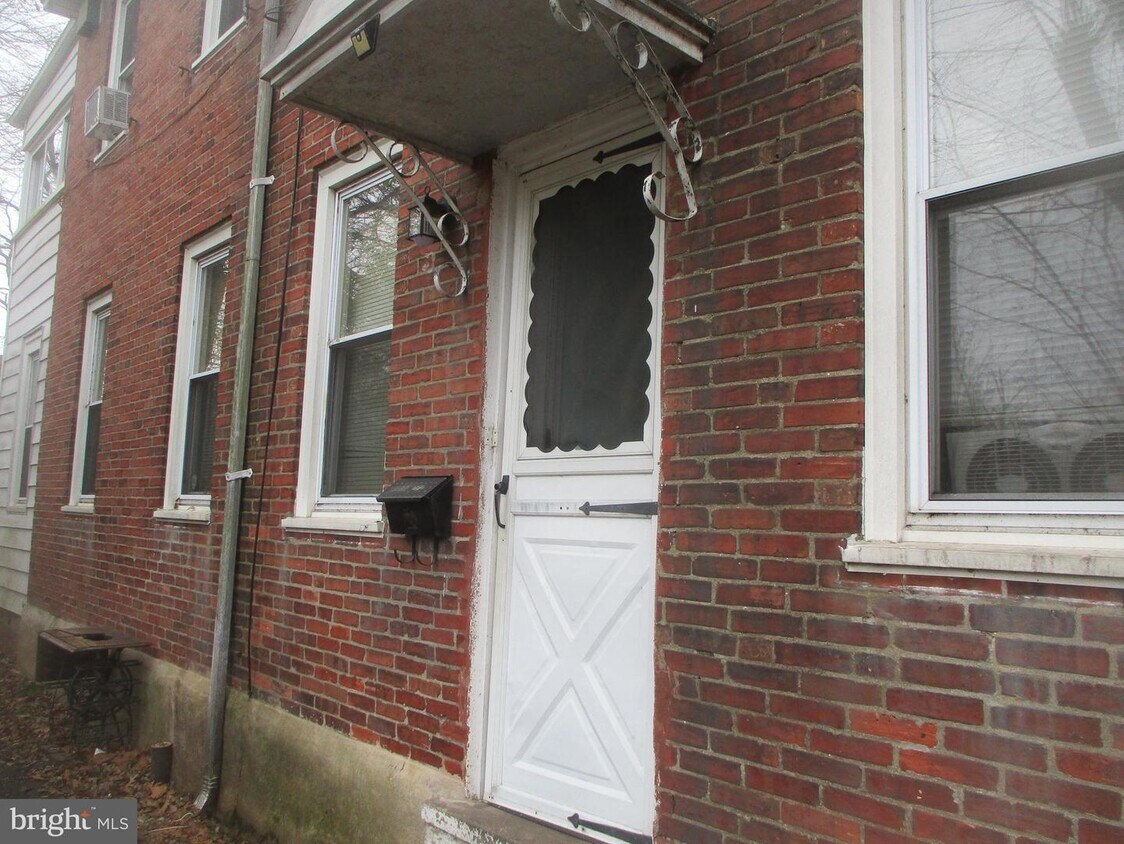 1030 Radcliffe St, Bristol, PA 19007 House Rental in Bristol, PA