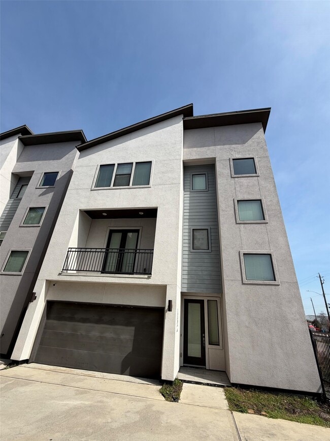 Building Photo - 10806 Warwana Rd