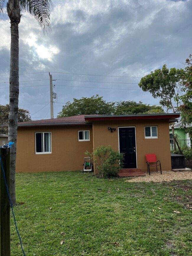 Photo - 124 NW 6th Ave House