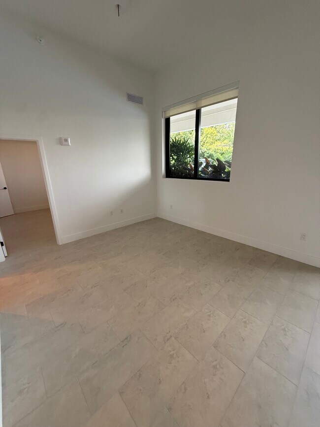Foto del edificio - 2507 NE 182nd St