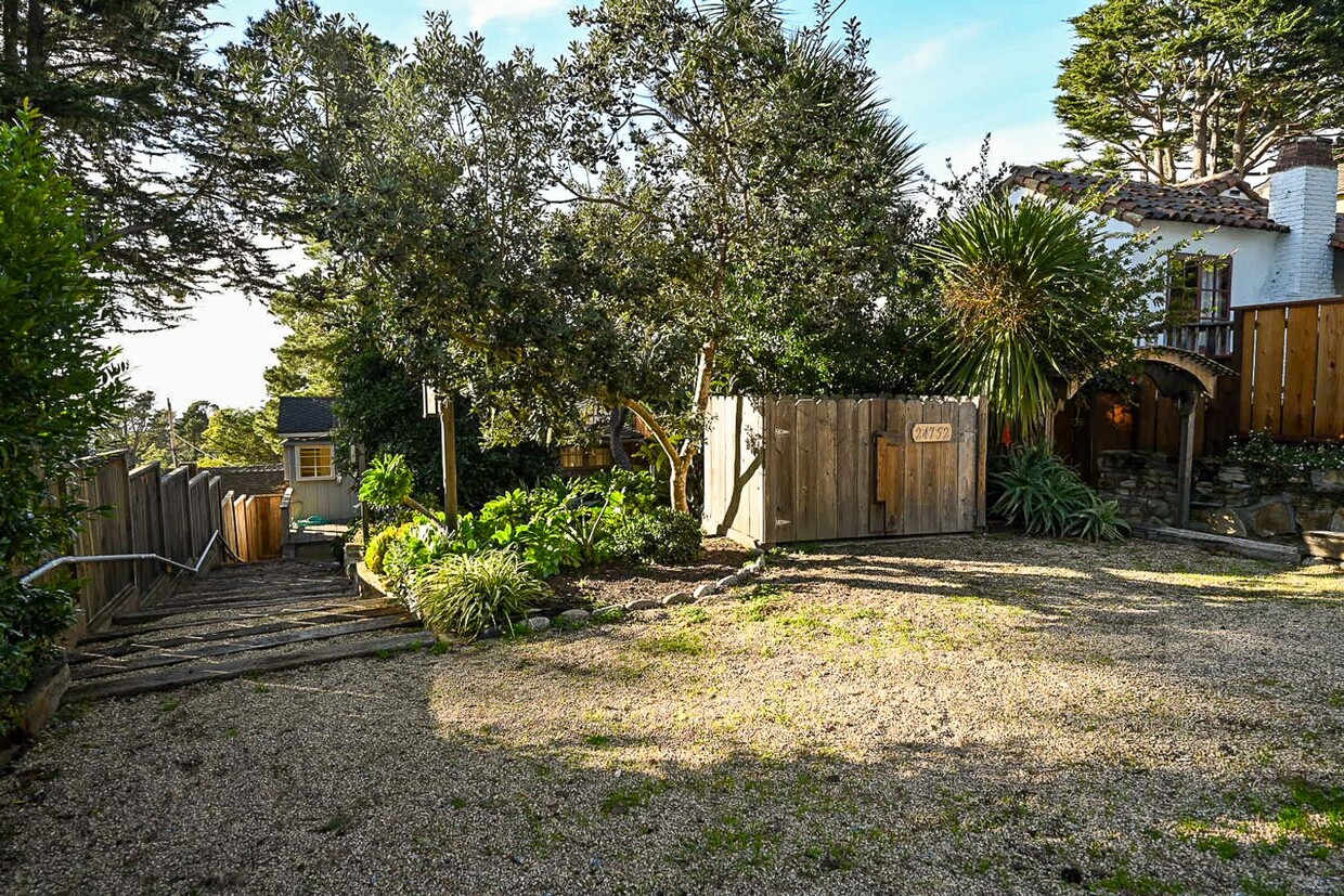 Primary Photo - Cottage on nicely landscaped Property with...