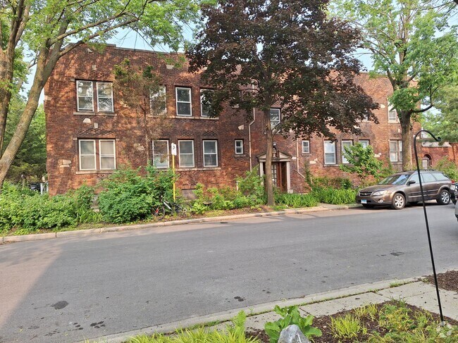 Building Photo - 4215 N Campbell Ave