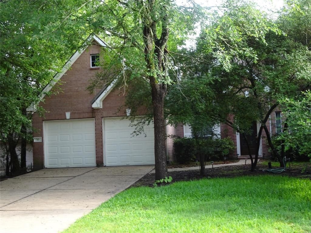 10 Belcarra Pl, Spring, TX 77382 House Rental in Spring, TX