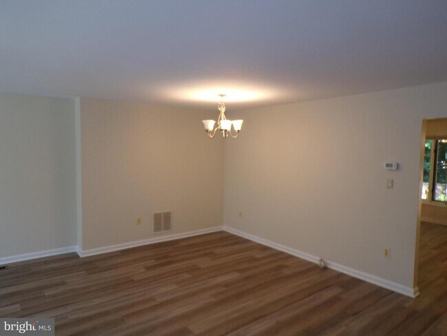 Building Photo - 8305 Ridge Crossing Ln