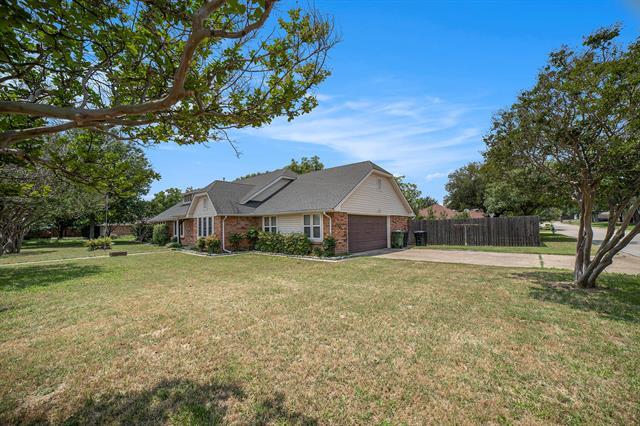 Building Photo - 2940 Flamingo Cir