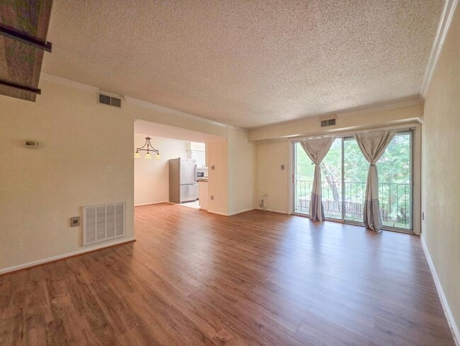 Building Photo - 7758 New Providence Dr
