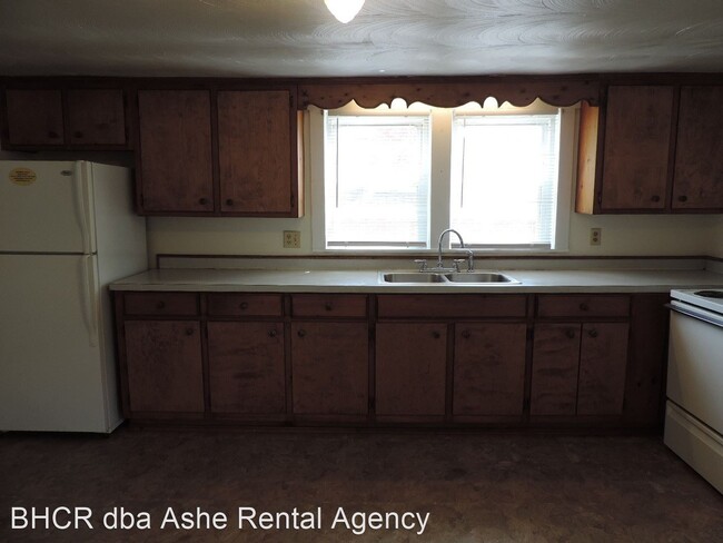 Building Photo - 2 br, 1 bath House - 605 N Jefferson Ave