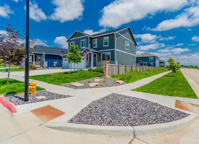 Building Photo - Stunning 4BR House in Berthoud