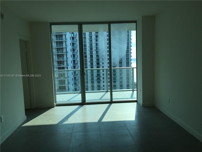 Building Photo - 1100 South Miami Avenue, Miami, FL 33130 -...