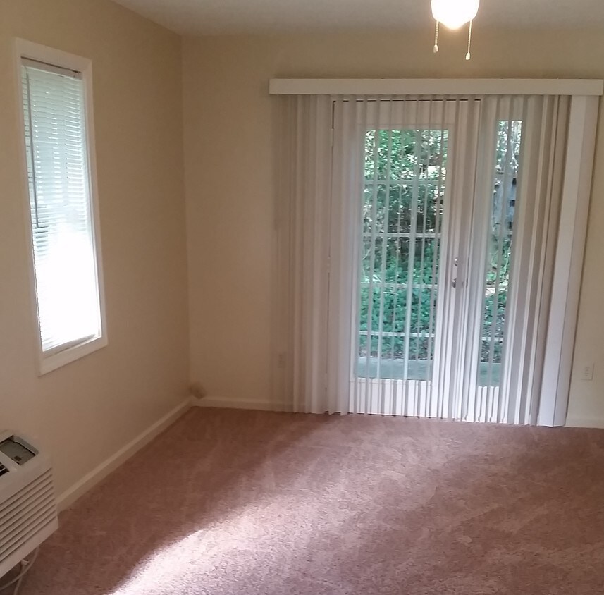 155 Bowen St Unit 4, Carrollton, GA 30117 Apartment for Rent in