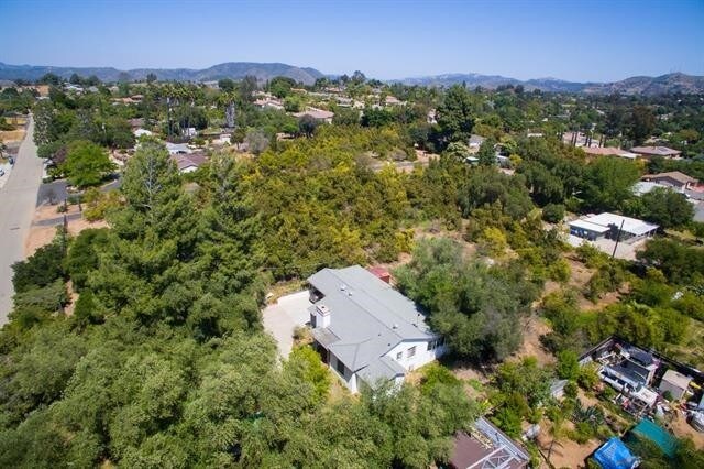 Foto del edificio - 777 Knoll Park Ln