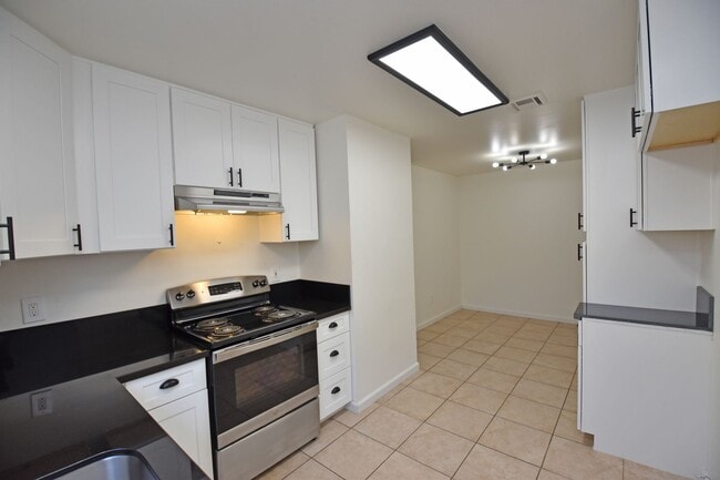 Building Photo - 4003-4003 Westporter Dr