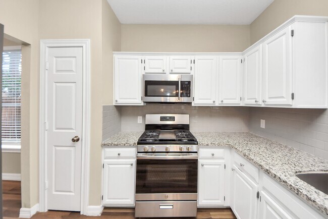 Foto del edificio - 1702 Park Ridge Dr