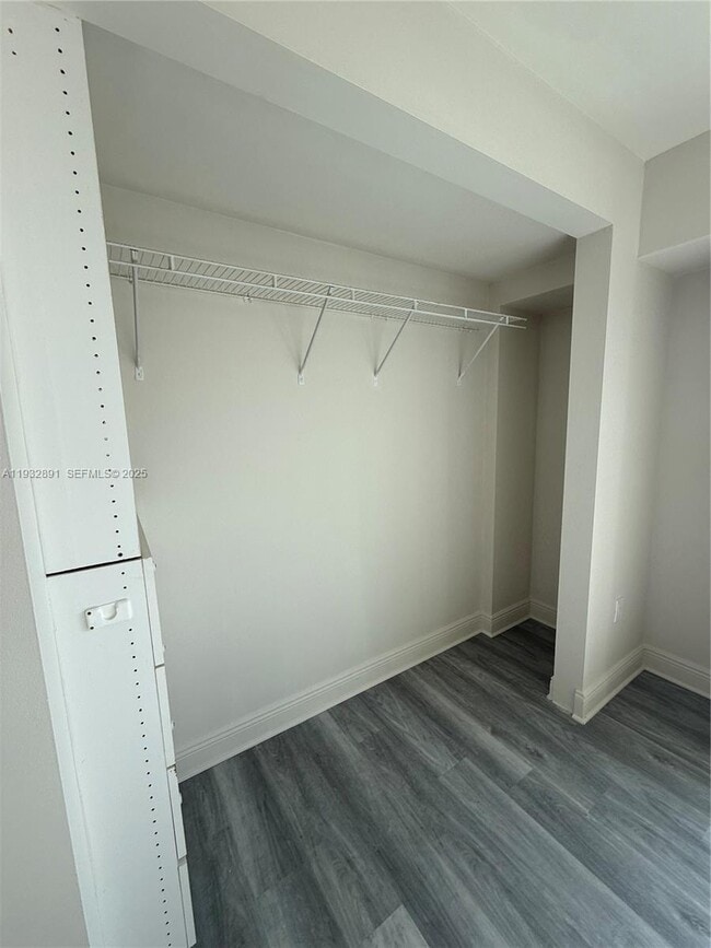 Foto del edificio - 5787 SW 72nd St