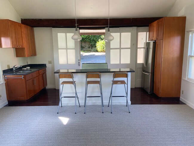 Foto del edificio - 6517 Harwood Ave