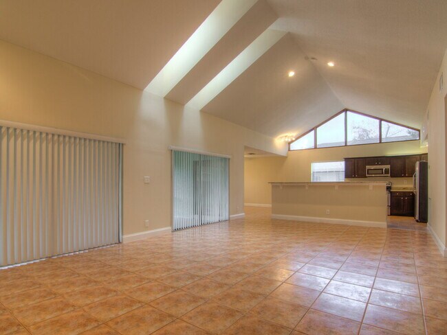 Foto del edificio - 13522 Exotica Ln