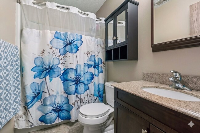 Foto del edificio - 3321 Berwood Ct W