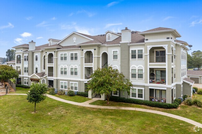 Edificio - The Reserve at Towne Crossing