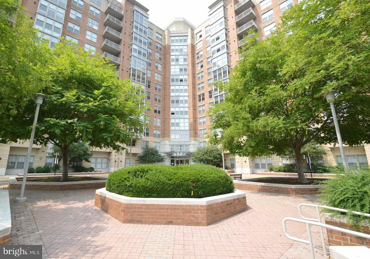 11800 Sunset Hills Rd Unit 602, Reston, VA 20190 Condo for Rent in