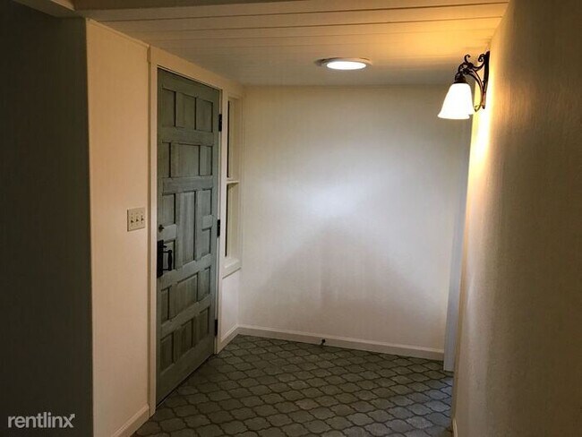 Foto del edificio - 3 br, 2 bath House - 281 Castle Hill Ranch Rd