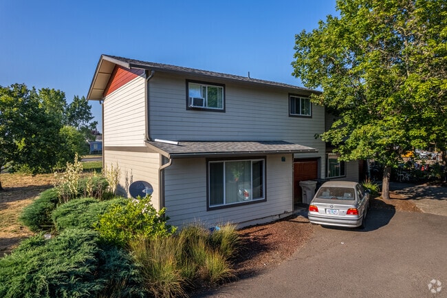 Building Photo - Countryside Duplexes
