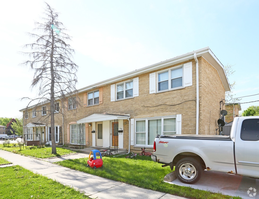 Building Photo - 642-646 S Iowa Ave