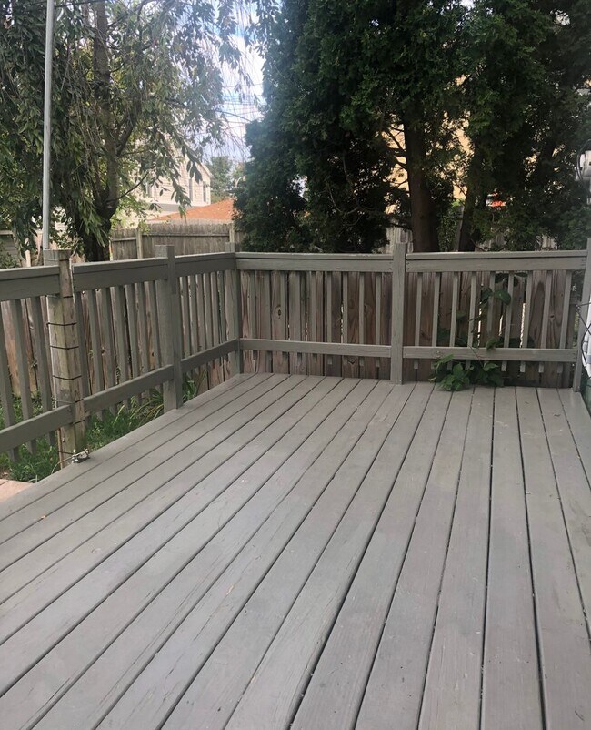 Foto del edificio - 2627 N Bartlett Ave