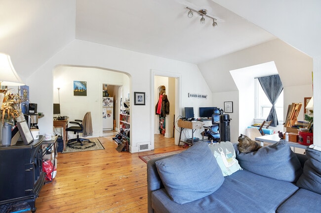 Photo du bâtiment - 374 Lewis St