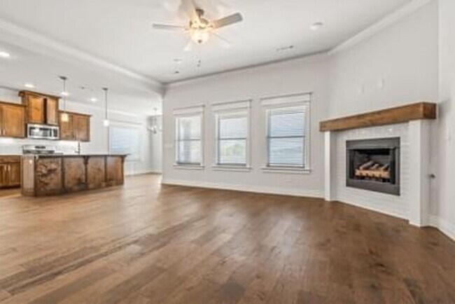 Building Photo - 1124 Laux Ln