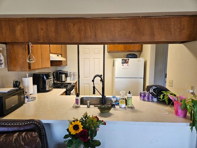 Building Photo - 5342 Valleyridge Dr