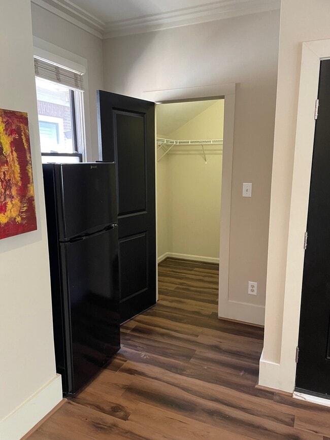 Foto del edificio - 1867 Gordon Mnr NE