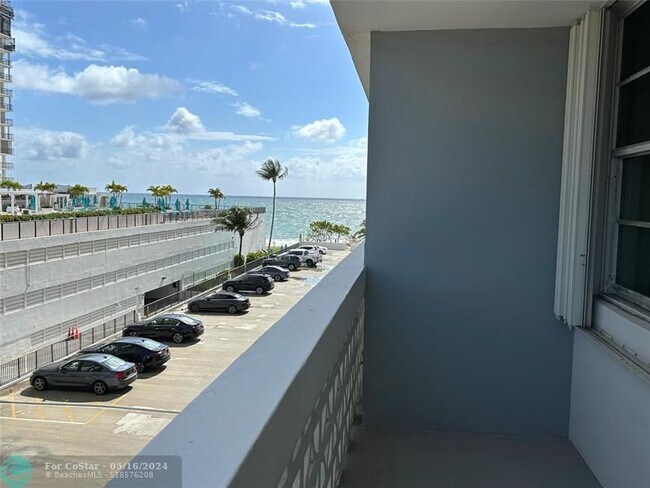 Building Photo - 4250 Galt Ocean Dr