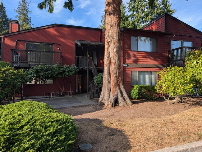 Building Photo - 5009 81st Pl SW