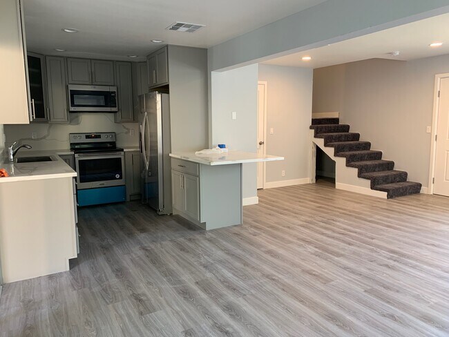 Foto del edificio - 16730 Barnell Ave