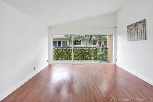 Foto del edificio - 8761 Wiles Rd